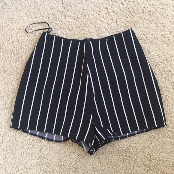 LF black and white striped soft shorts - Picture 1 of 1